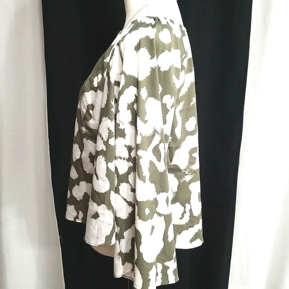 Elizabeth and James Boho Pattern Off Shoulder Top. S - Picture 4 of 13